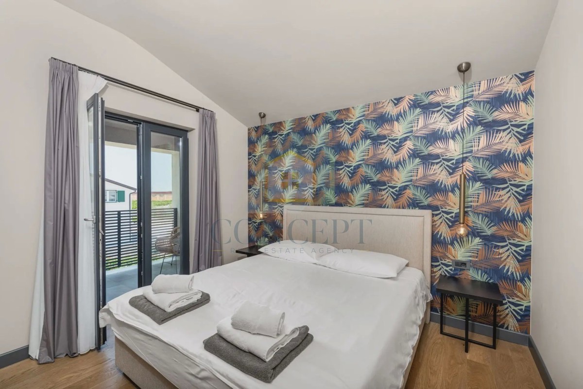 Novigrad, dintorni, Moderna casa bifamiliare con piscina, 8 km dal mare