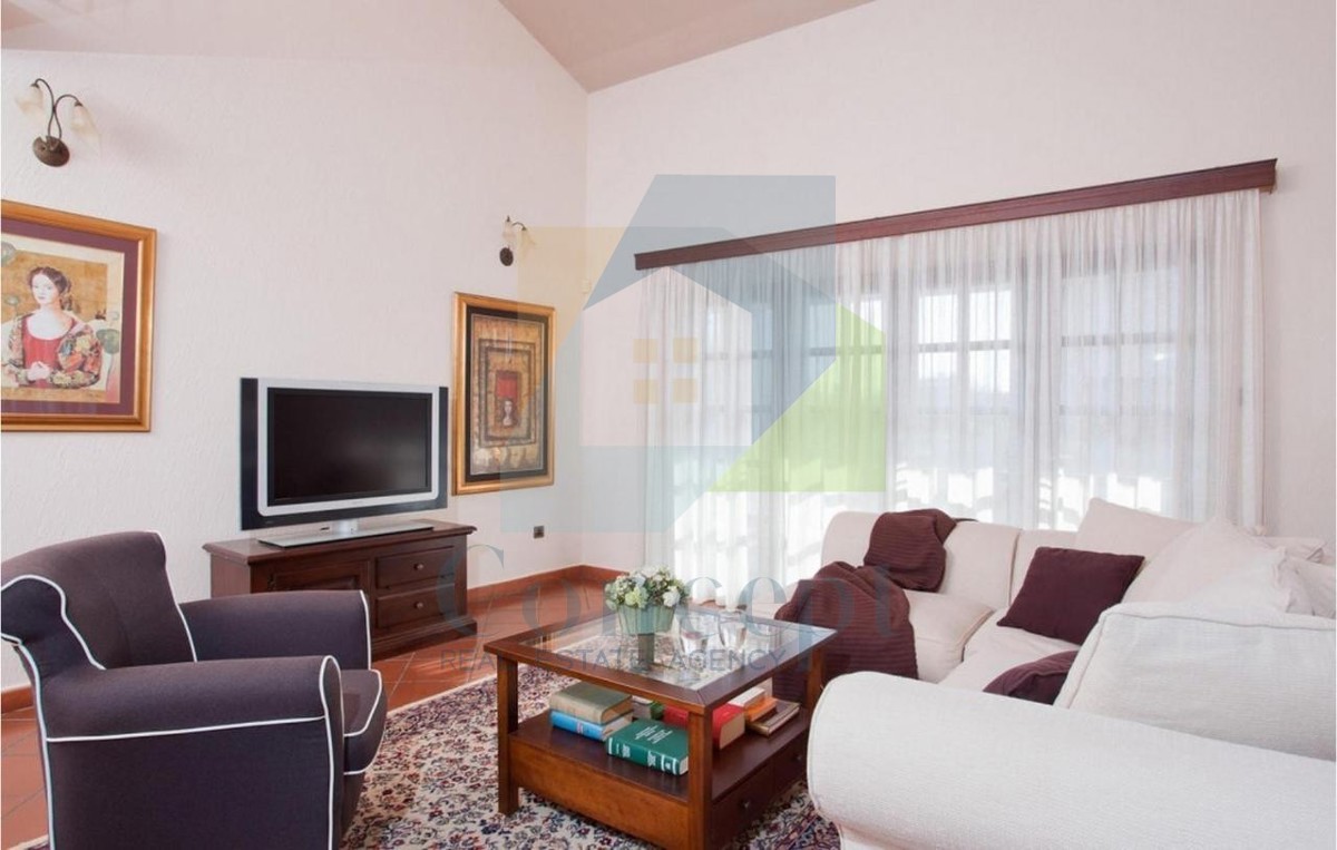 Poreč, dintorni, Casa con piscina in ottima posizione a 3 km dal mare