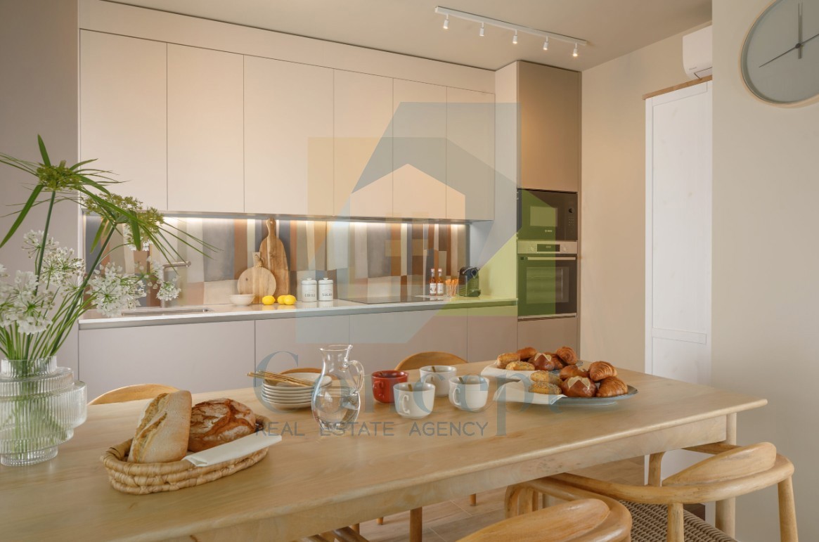 Poreč, Casa ultima in fila con giardino a 900 m dal mare