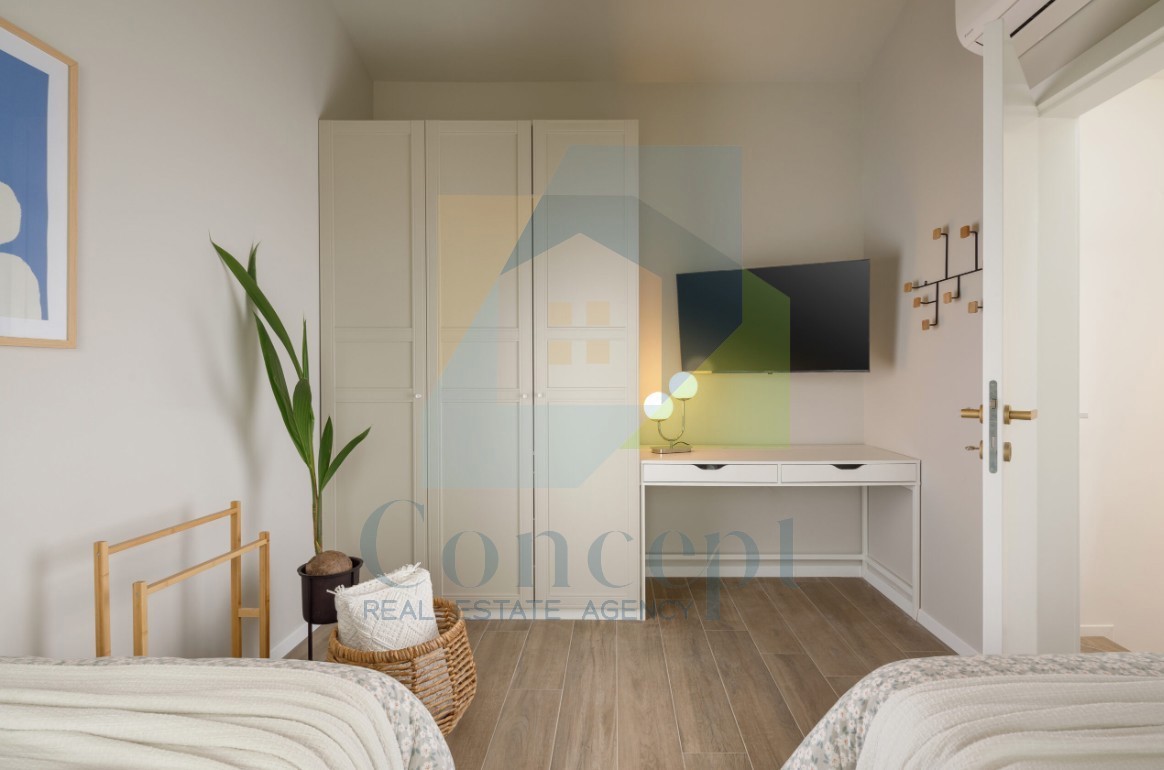 Poreč, Casa ultima in fila con giardino a 900 m dal mare