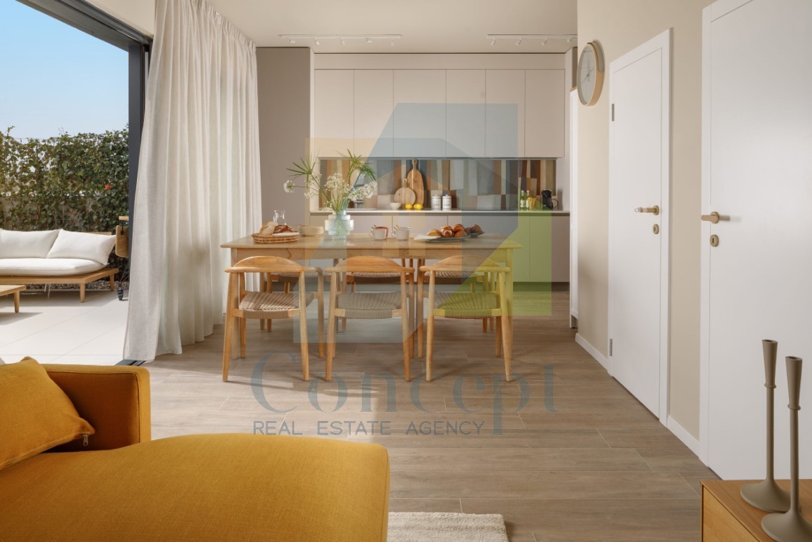 Poreč, Casa ultima in fila con giardino a 900 m dal mare