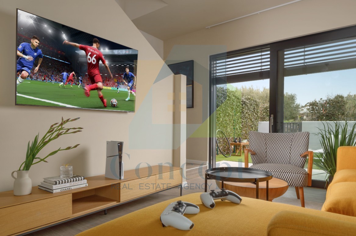 Poreč, Casa ultima in fila con giardino a 900 m dal mare