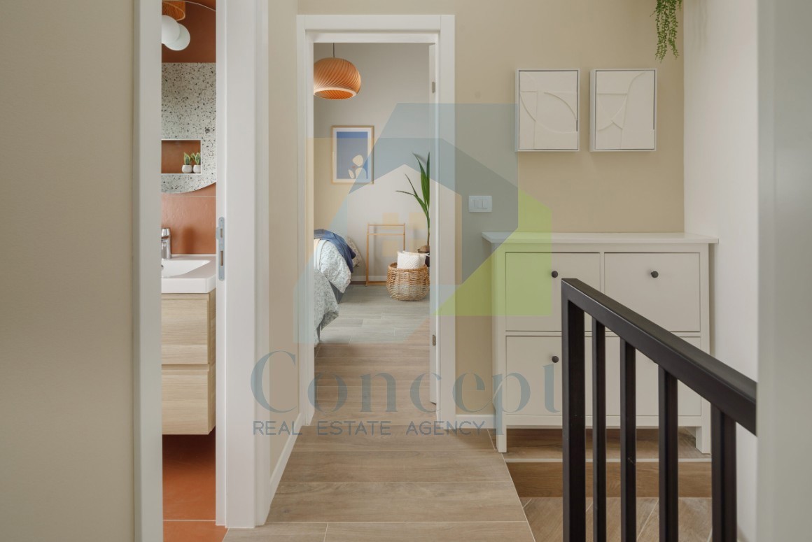 Poreč, Casa ultima in fila con giardino a 900 m dal mare