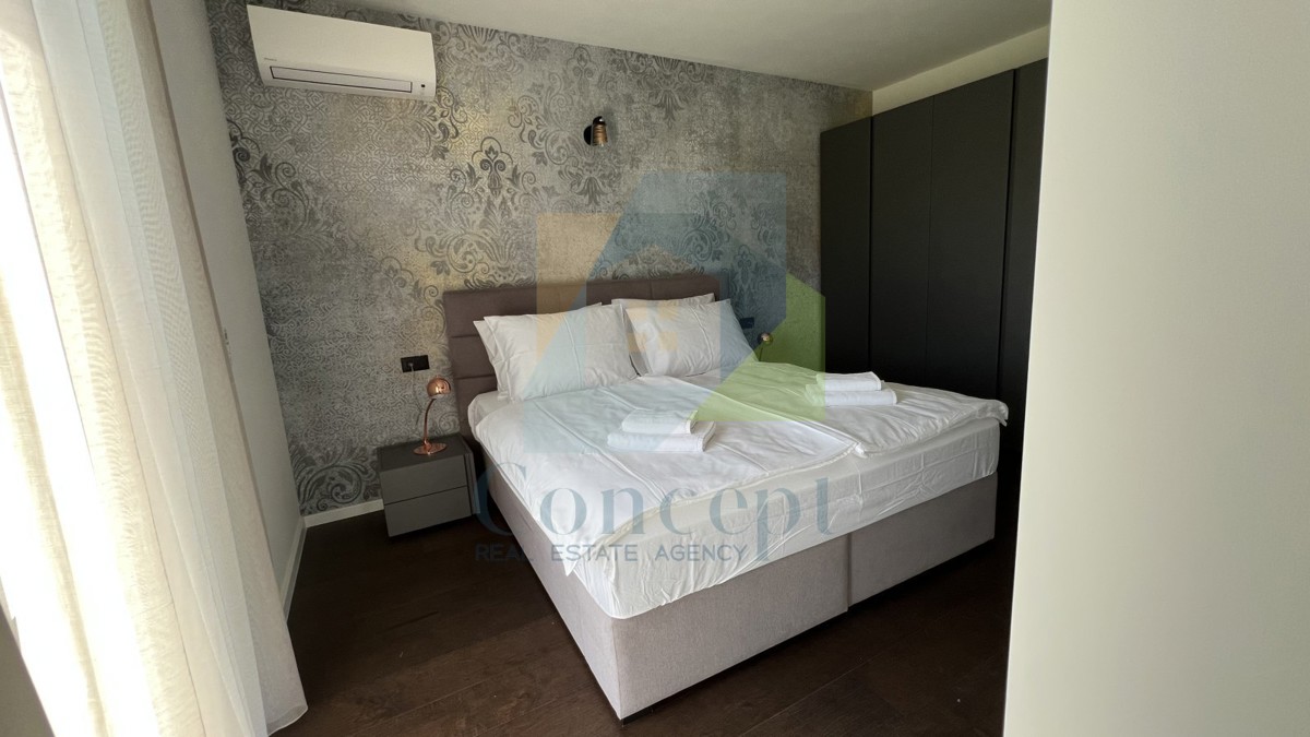 Poreč, dintorni, Splendida villa in pietra con 4 camere da letto in posizione tranquilla