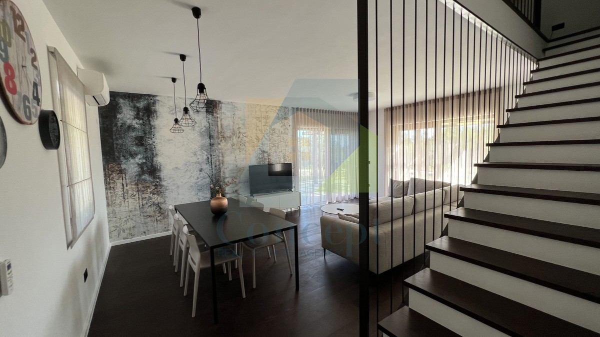 Poreč, dintorni, Splendida villa in pietra con 4 camere da letto in posizione tranquilla