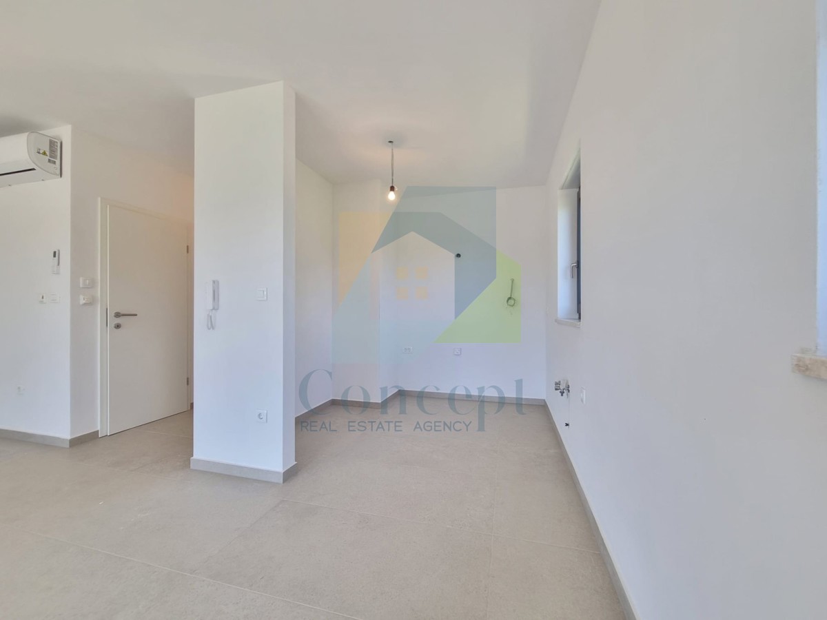 Poreč, dintorni, Appartamento al 1° piano con 3 camere da letto e terrazza sul tetto, a 1 km dal mare