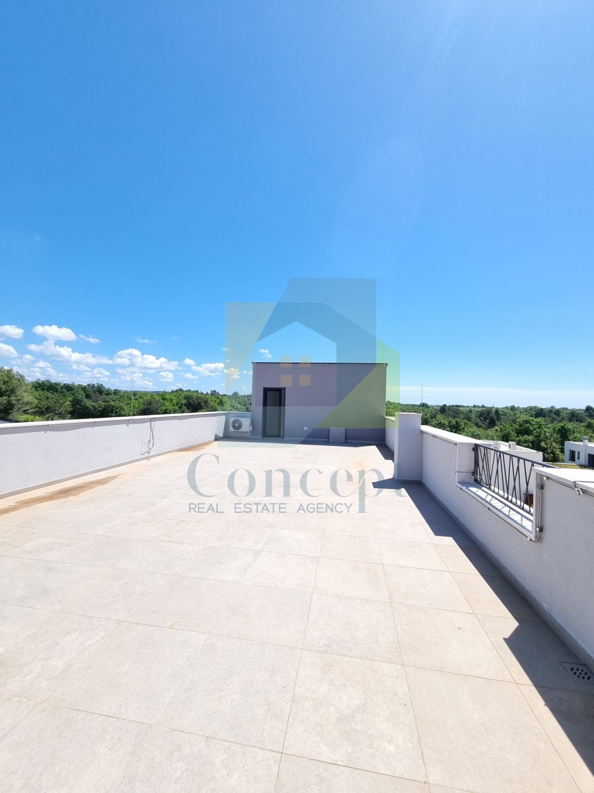 Poreč, dintorni, Appartamento al 1° piano con 3 camere da letto e terrazza sul tetto, a 1 km dal mare