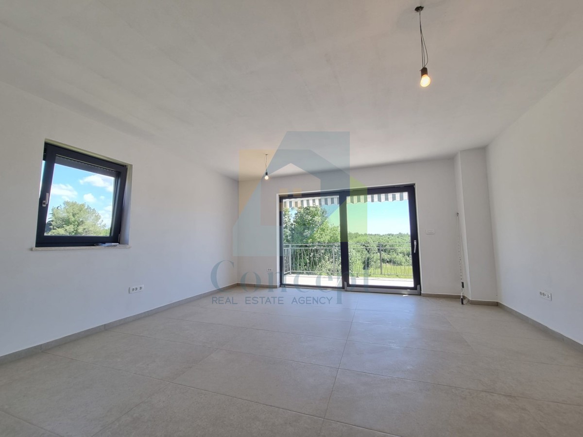 Poreč, dintorni, Appartamento al 1° piano con 3 camere da letto e terrazza sul tetto, a 1 km dal mare