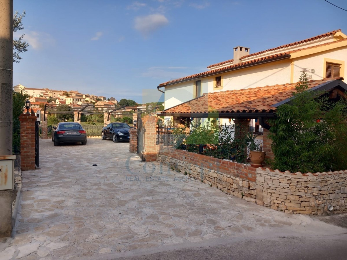 Poreč, dintorni, Casa autoctona con 3 unità abitative, 12 km dal mare