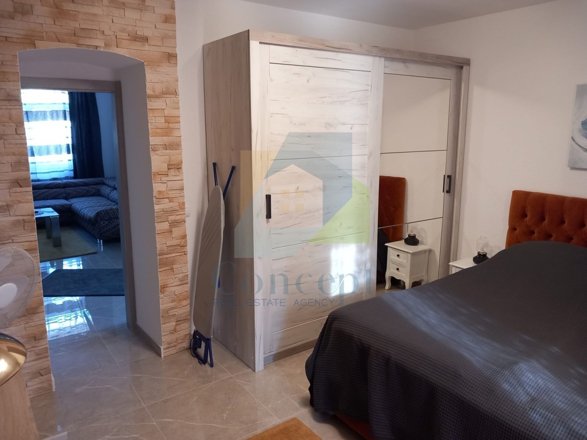 Poreč, dintorni, Casa autoctona con 3 unità abitative, 12 km dal mare