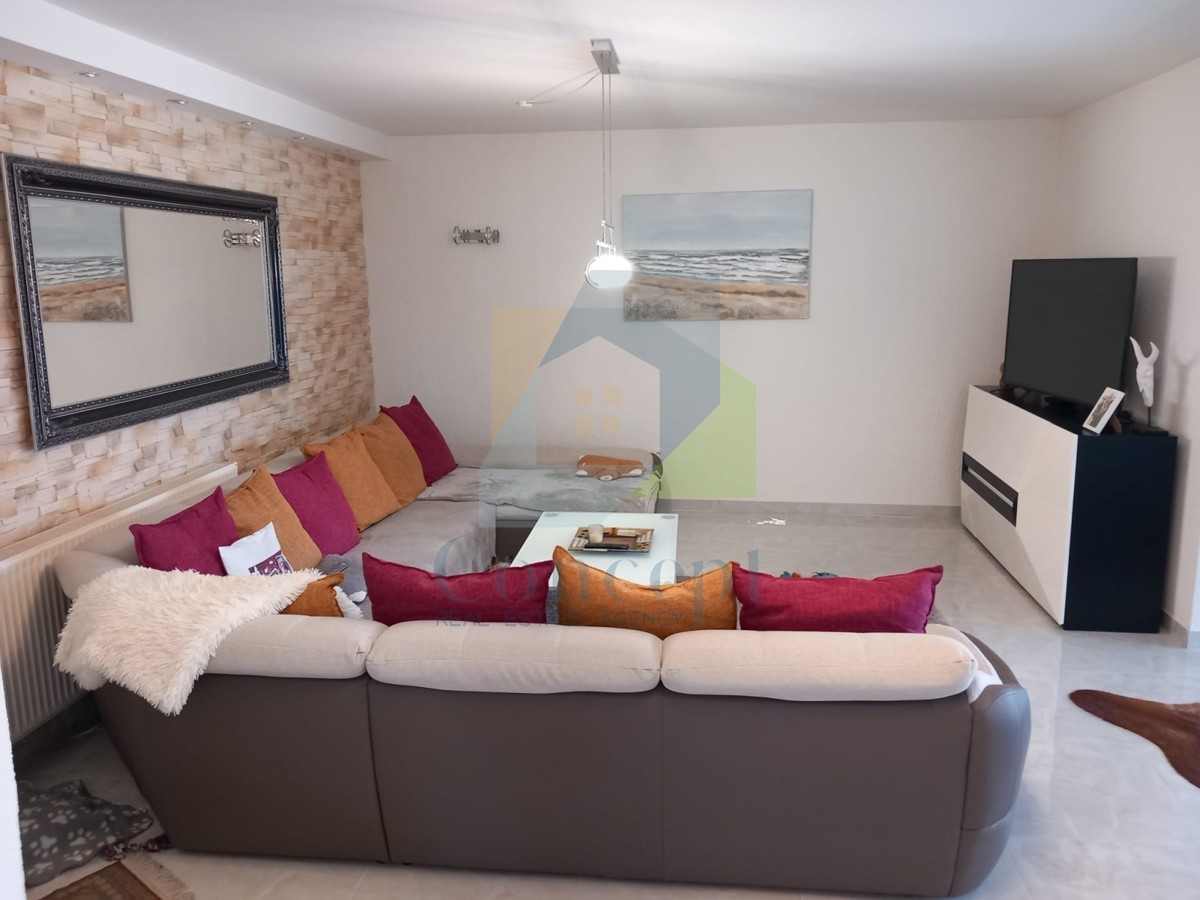 Poreč, dintorni, Casa autoctona con 3 unità abitative, 12 km dal mare