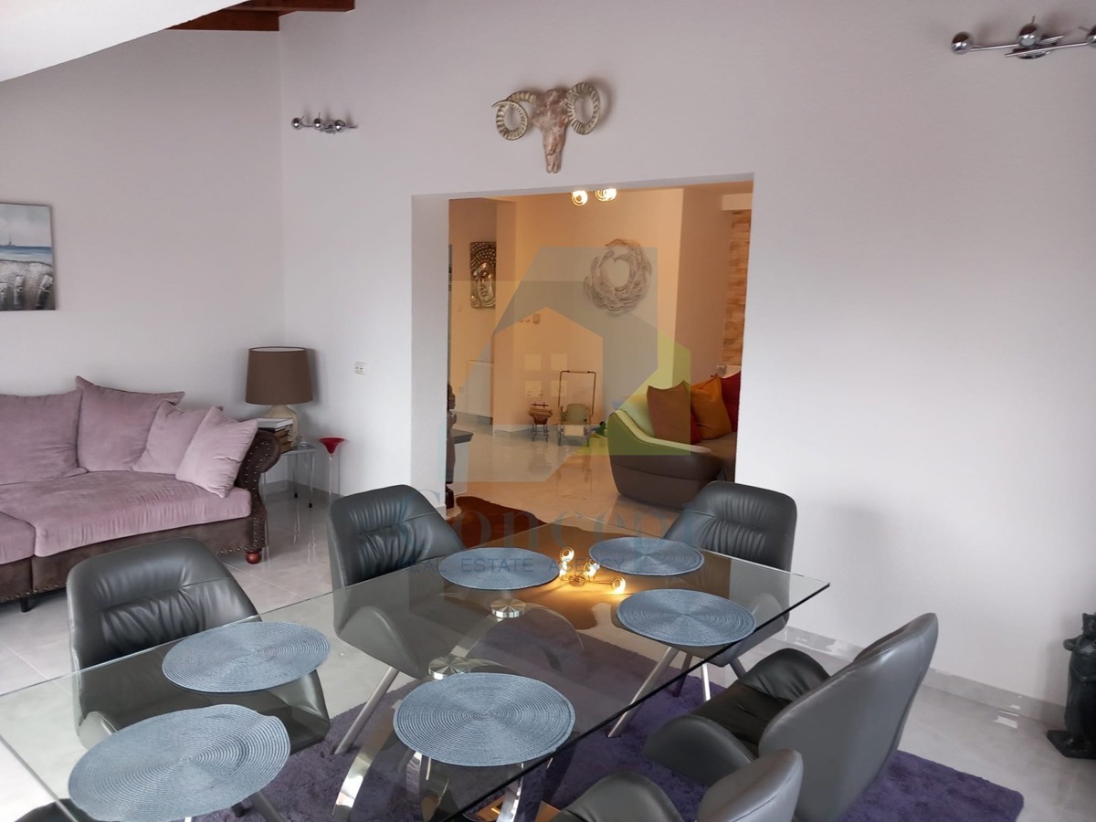 Poreč, dintorni, Casa autoctona con 3 unità abitative, 12 km dal mare