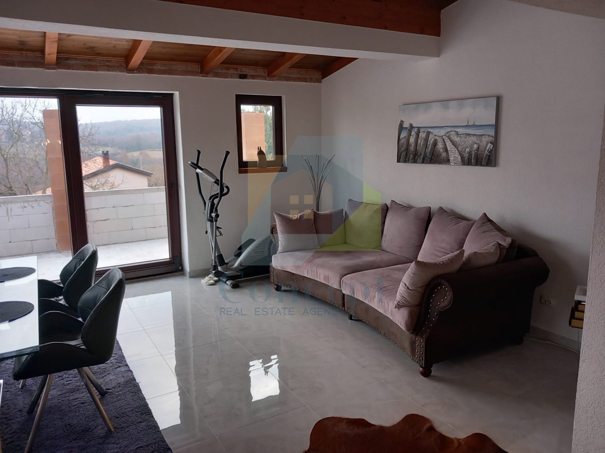 Poreč, dintorni, Casa autoctona con 3 unità abitative, 12 km dal mare