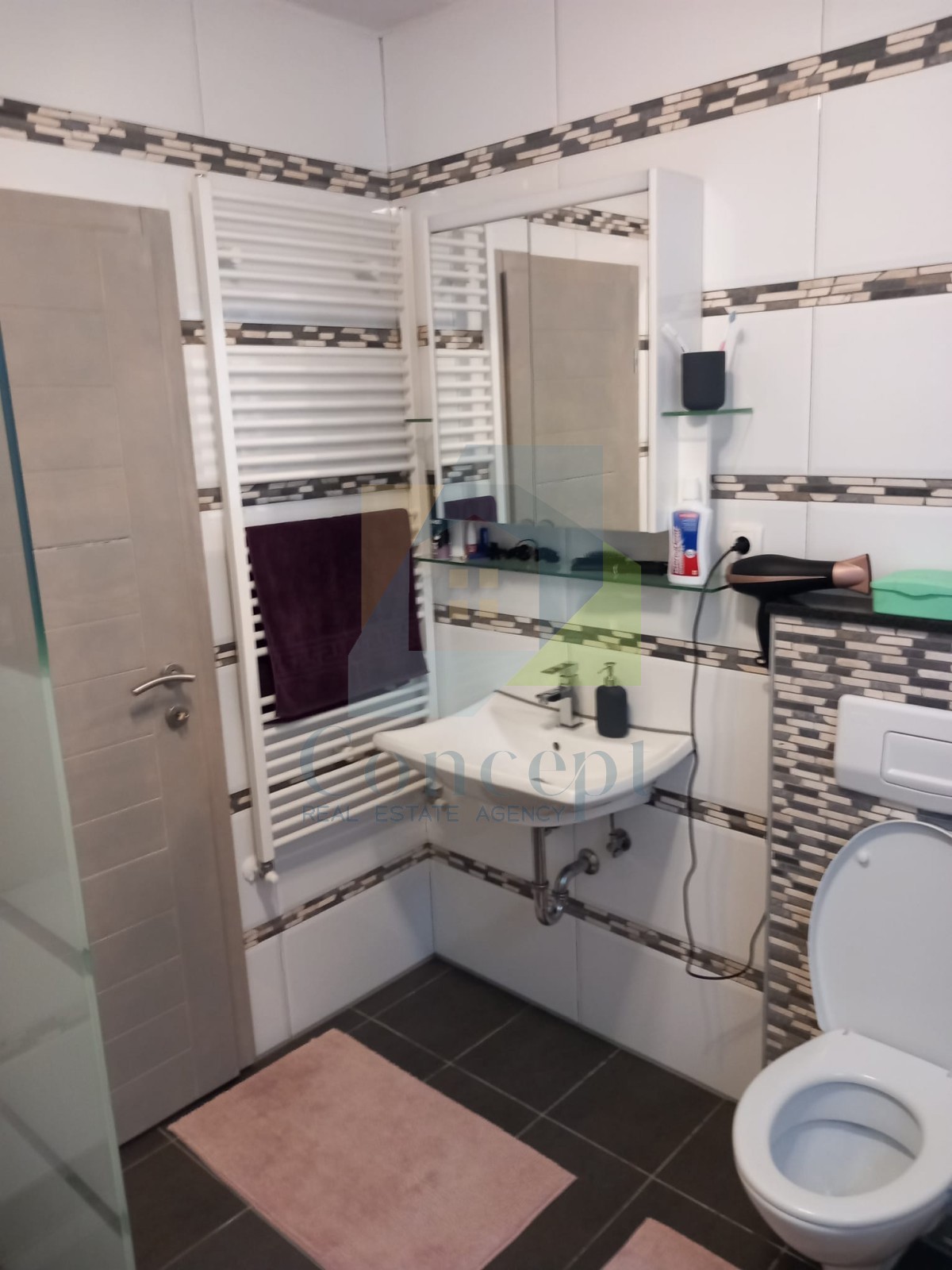 Poreč, dintorni, Casa autoctona con 3 unità abitative, 12 km dal mare