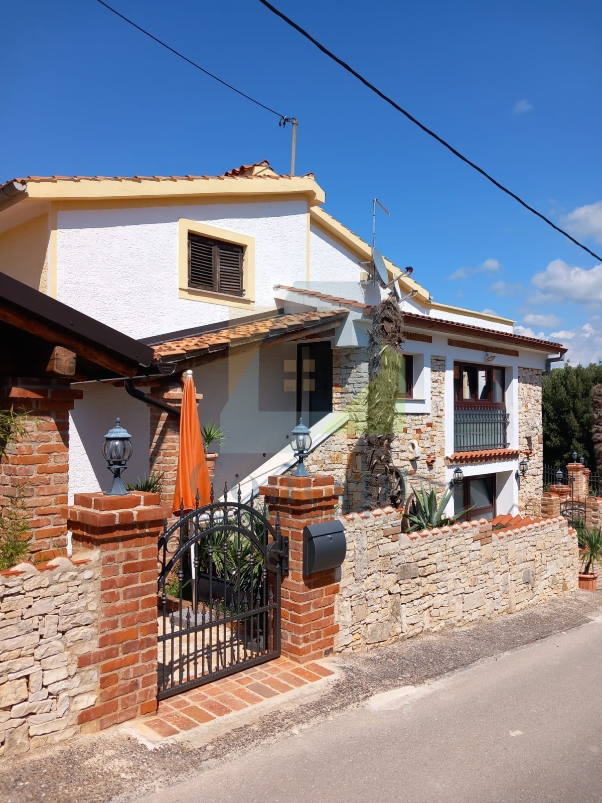 Poreč, dintorni, Casa autoctona con 3 unità abitative, 12 km dal mare