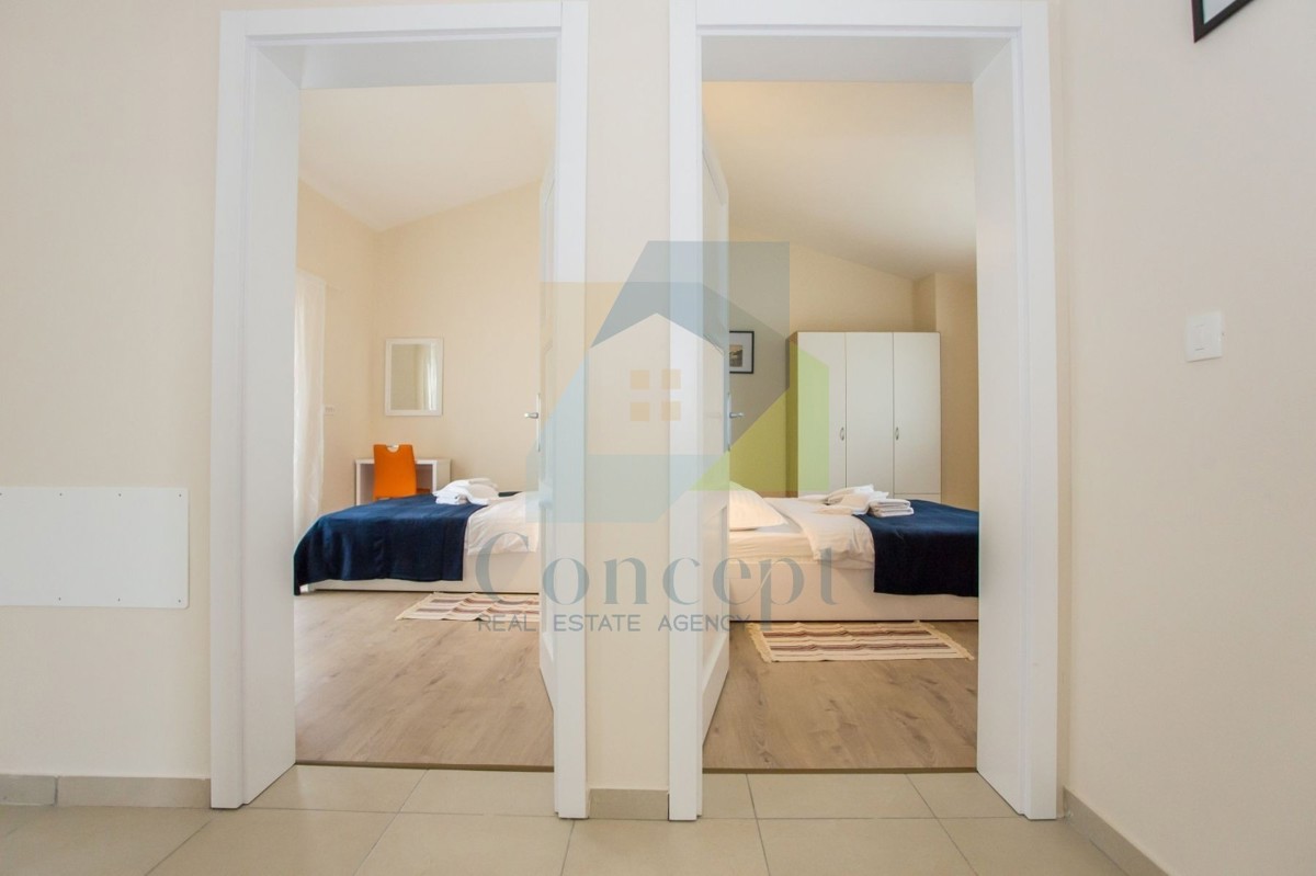 Poreč, dintorni, Casa con piscina e vista mare, 10 km dal mare