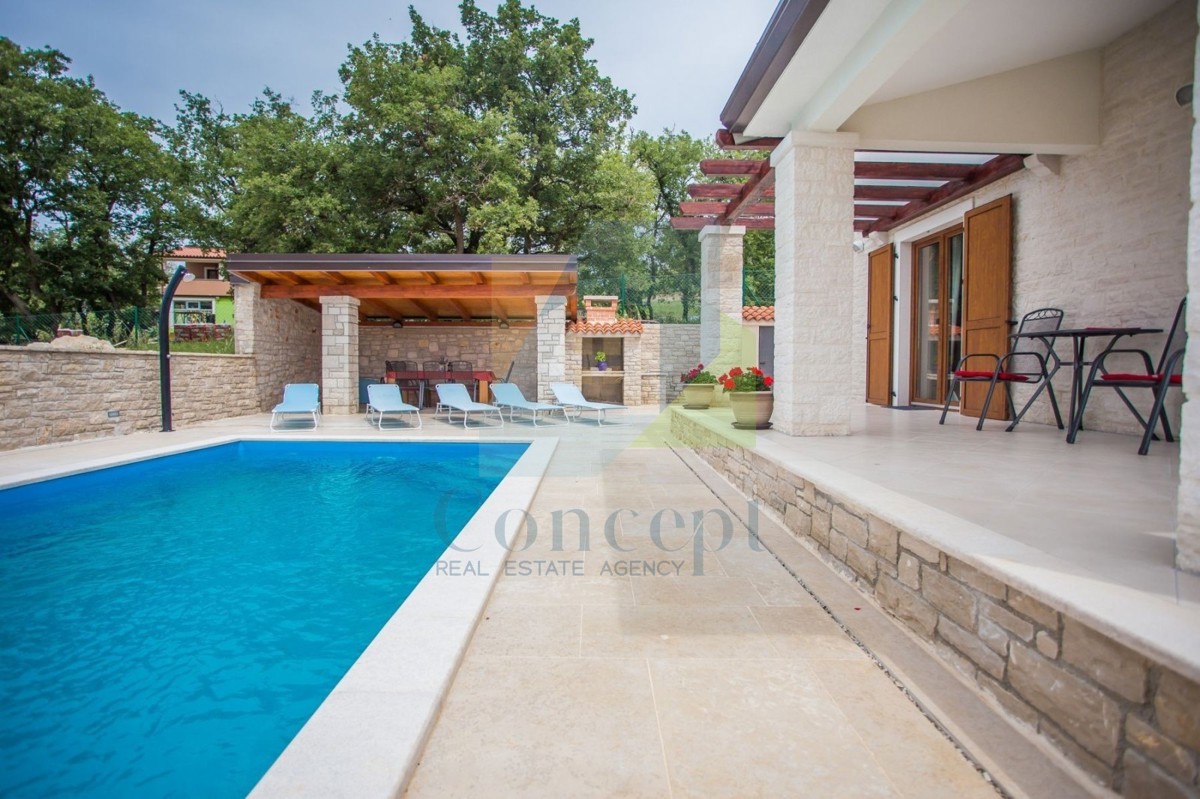 Poreč, dintorni, Casa con piscina e vista mare, 10 km dal mare