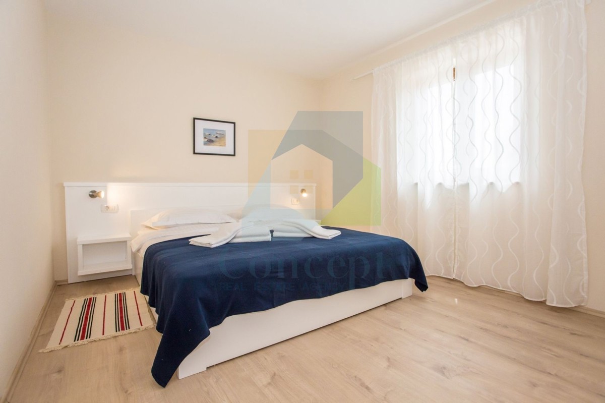 Poreč, dintorni, Casa con piscina e vista mare, 10 km dal mare