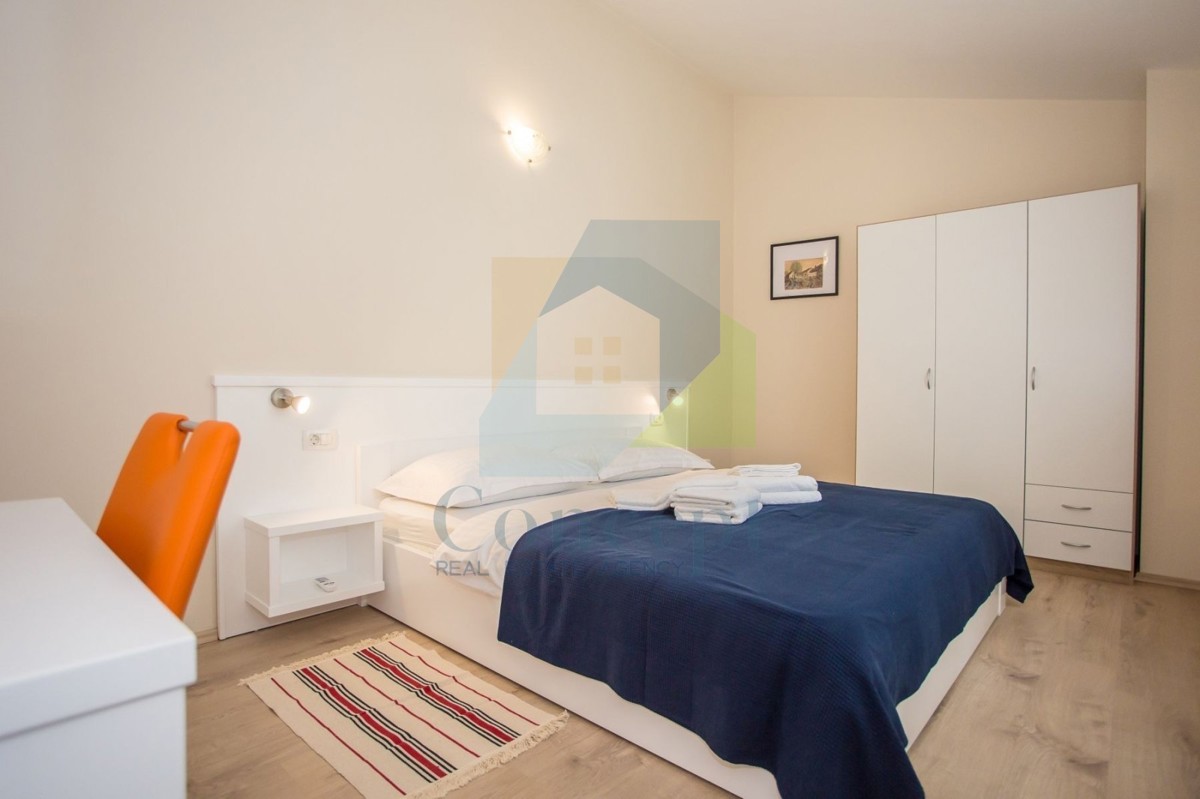 Poreč, dintorni, Casa con piscina e vista mare, 10 km dal mare