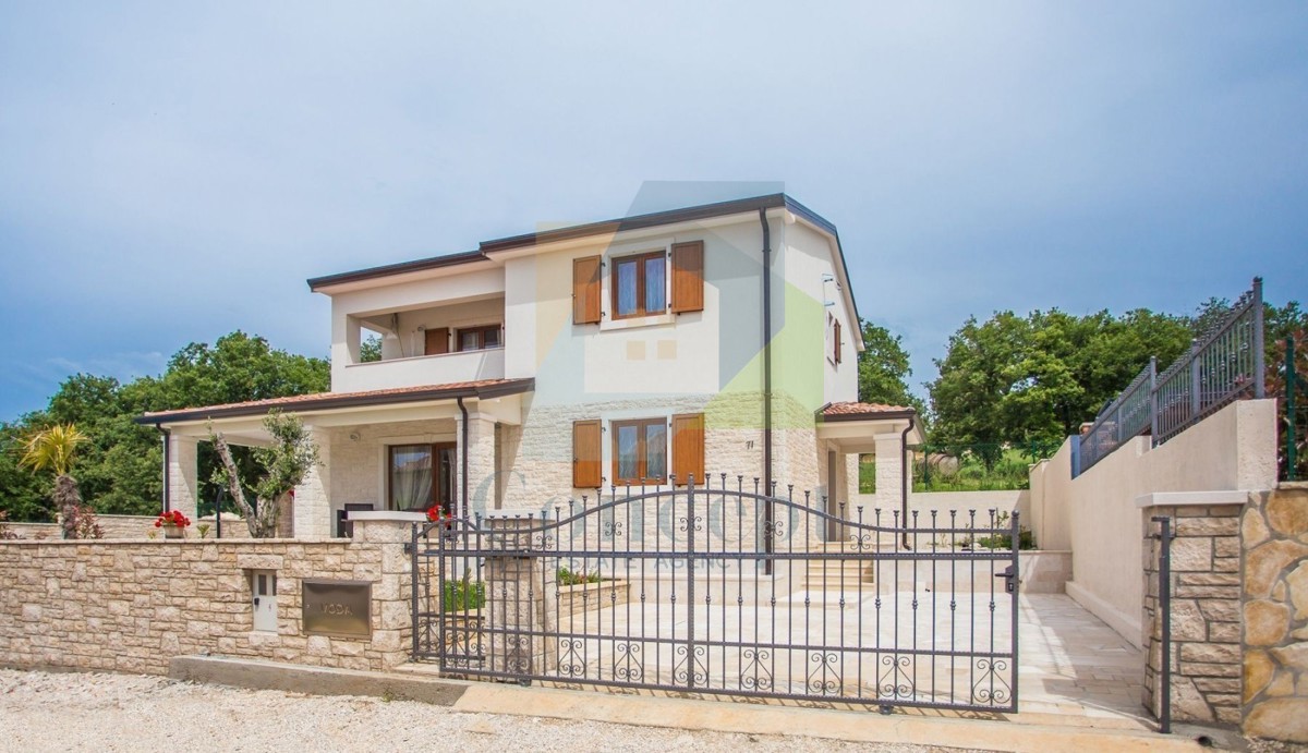 Poreč, dintorni, Casa con piscina e vista mare, 10 km dal mare