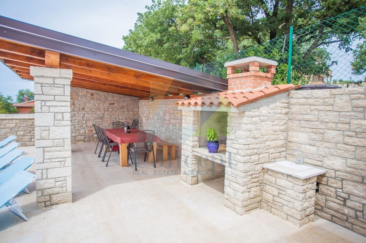 Poreč, dintorni, Casa con piscina e vista mare, 10 km dal mare