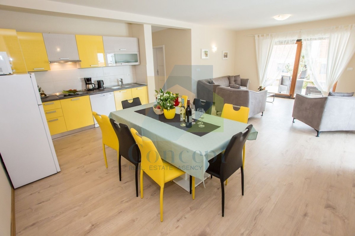 Poreč, dintorni, Casa con piscina e vista mare, 10 km dal mare