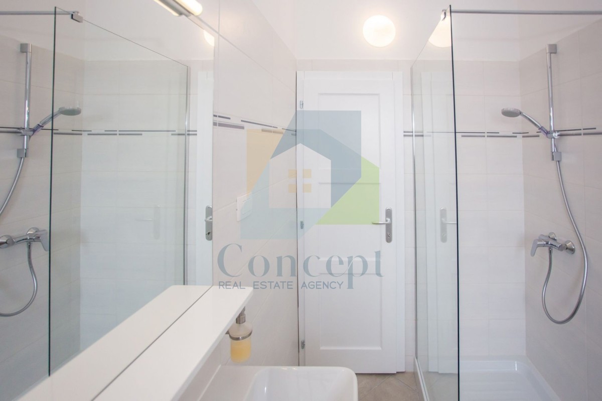 Poreč, dintorni, Casa con piscina e vista mare, 10 km dal mare