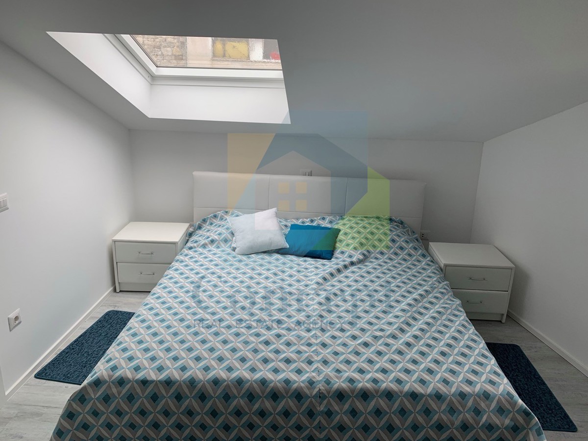 Poreč, centro, Casa di lusso con tre unità abitative nel centro storico, a 40 m dal mare