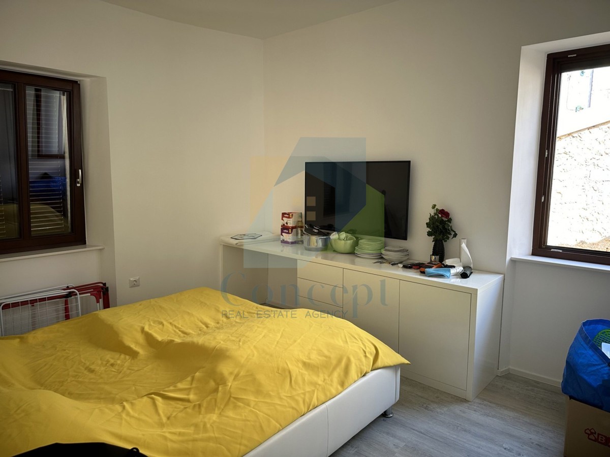 Poreč, centro, Casa di lusso con tre unità abitative nel centro storico, a 40 m dal mare