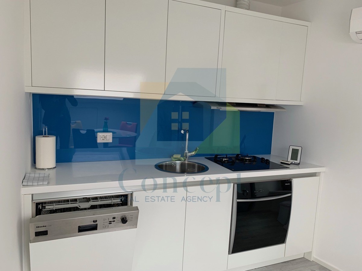 Poreč, centro, appartamento di lusso al 2° piano nel nucleo storico, a 40 m dal mare