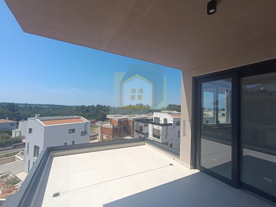 Poreč, dintorni, Appartamento di lusso con terrazza panoramica in nuova costruzione, 1300 m dal mare