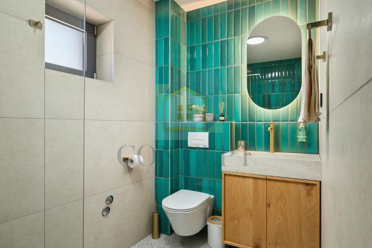 Poreč, Vižinada, Casa in pietra ristrutturata con piscina, 16 km dal mare