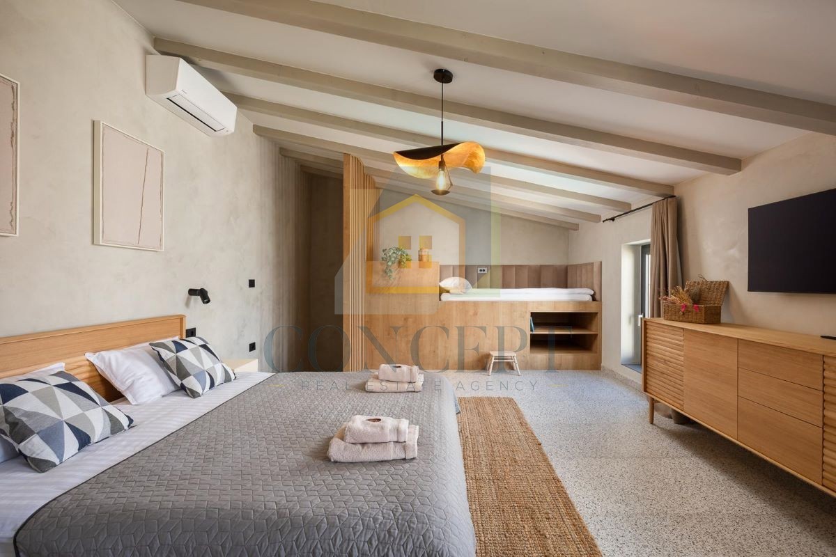 Poreč, Vižinada, Casa in pietra ristrutturata con piscina, 16 km dal mare