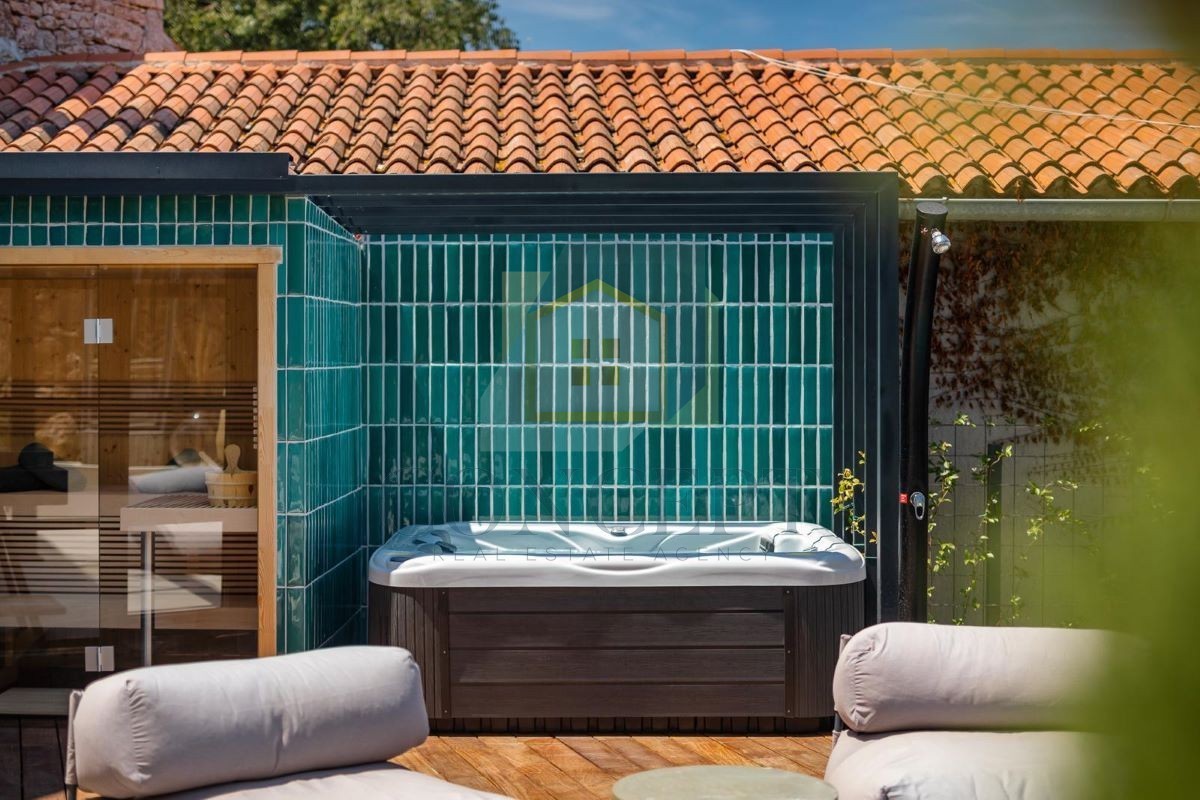 Poreč, Vižinada, Casa in pietra ristrutturata con piscina, 16 km dal mare