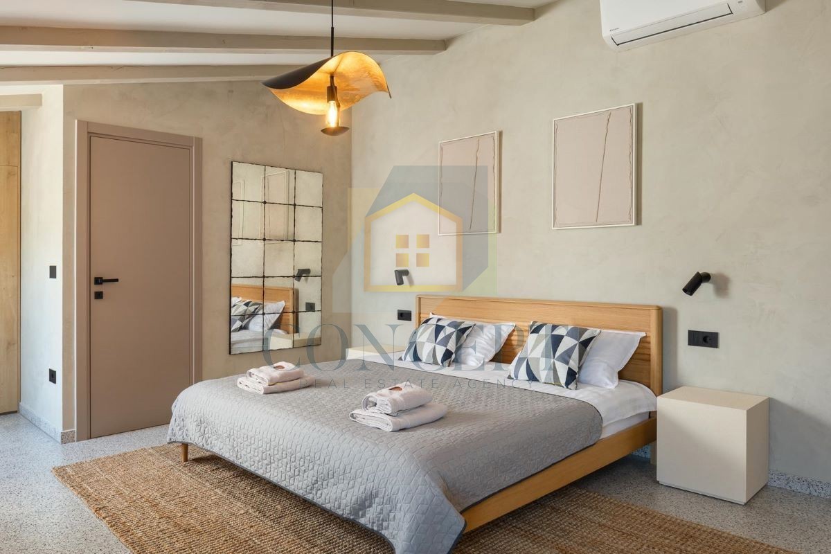 Poreč, Vižinada, Casa in pietra ristrutturata con piscina, 16 km dal mare