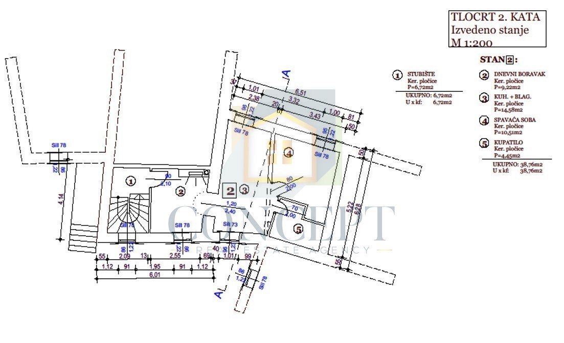 Istra, Oprtalj, Casa di pietra con 3 appartamenti e due spazi commerciali