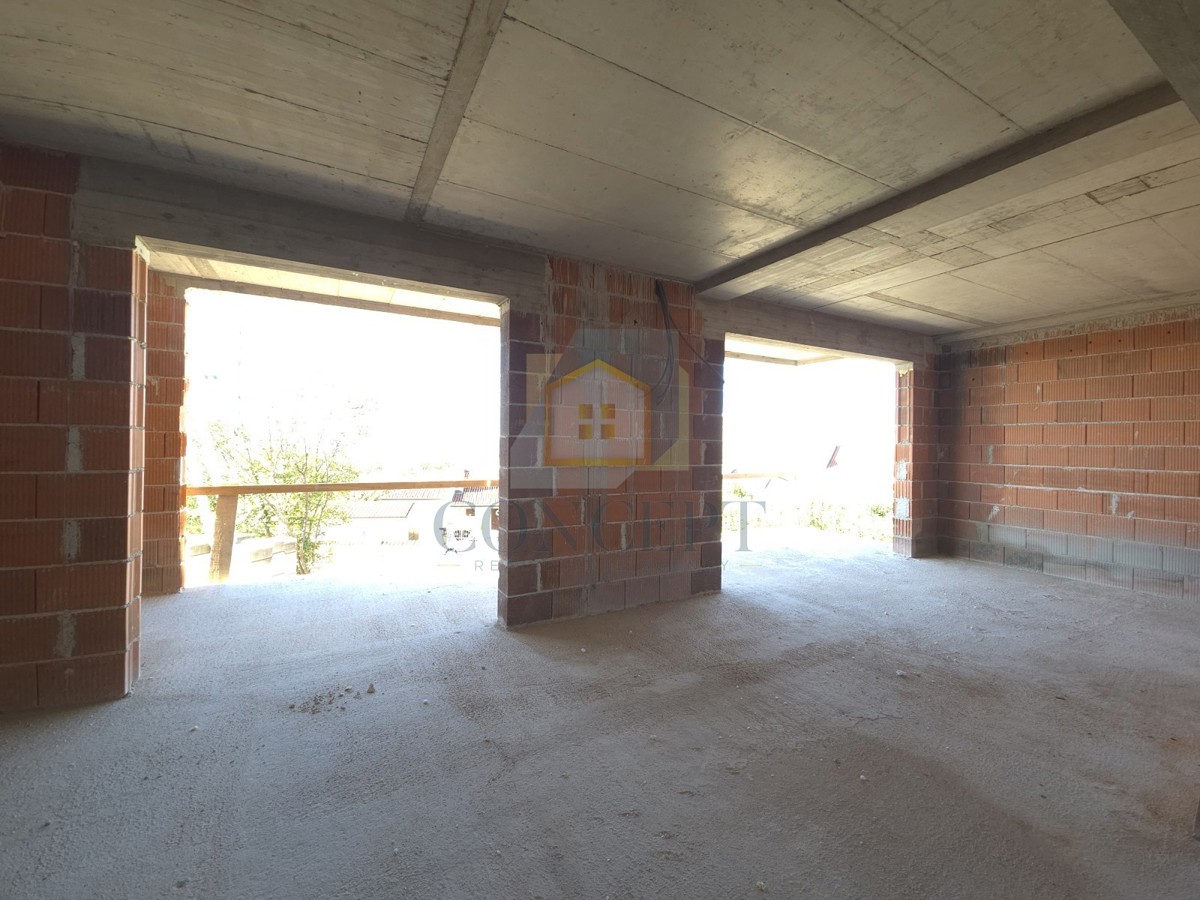 Poreč, dintorni, Appartamento al 2° piano di un edificio con ascensore e vista mare, 7 km dal mare