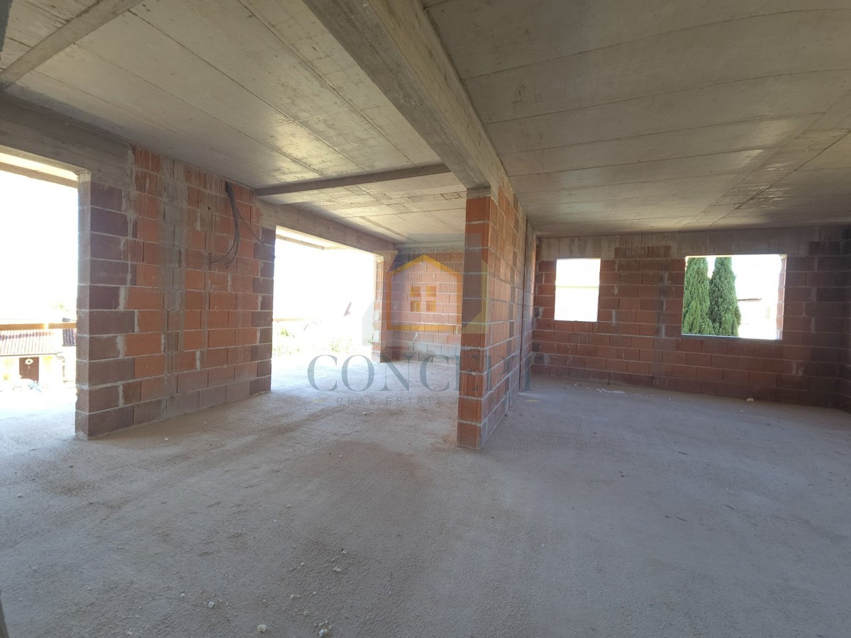 Poreč, dintorni, Appartamento al 2° piano di un edificio con ascensore e vista mare, 7 km dal mare