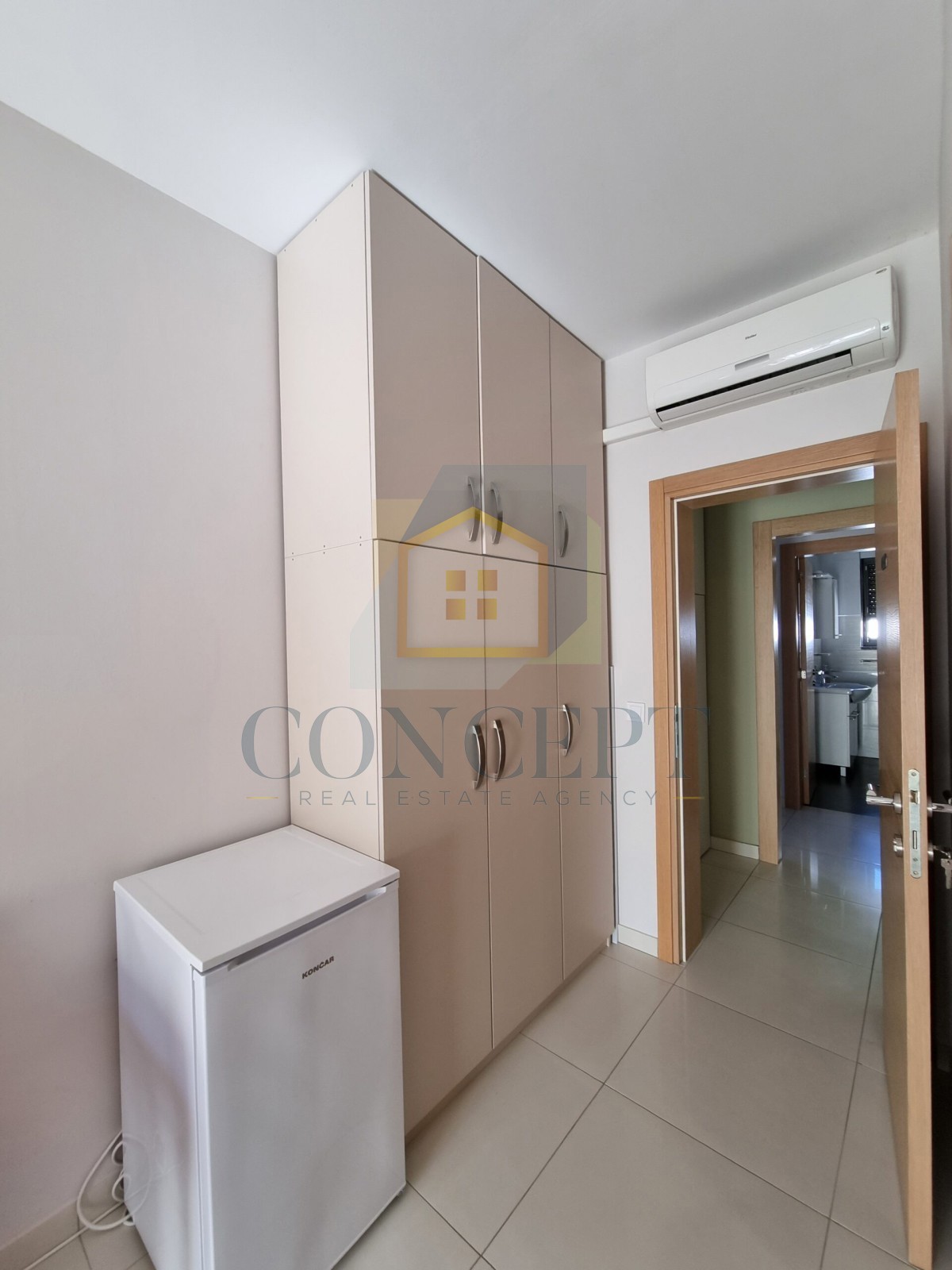 Poreč, centro espanso, Casa bifamiliare con due appartamenti e giardino, 1 km dal mare