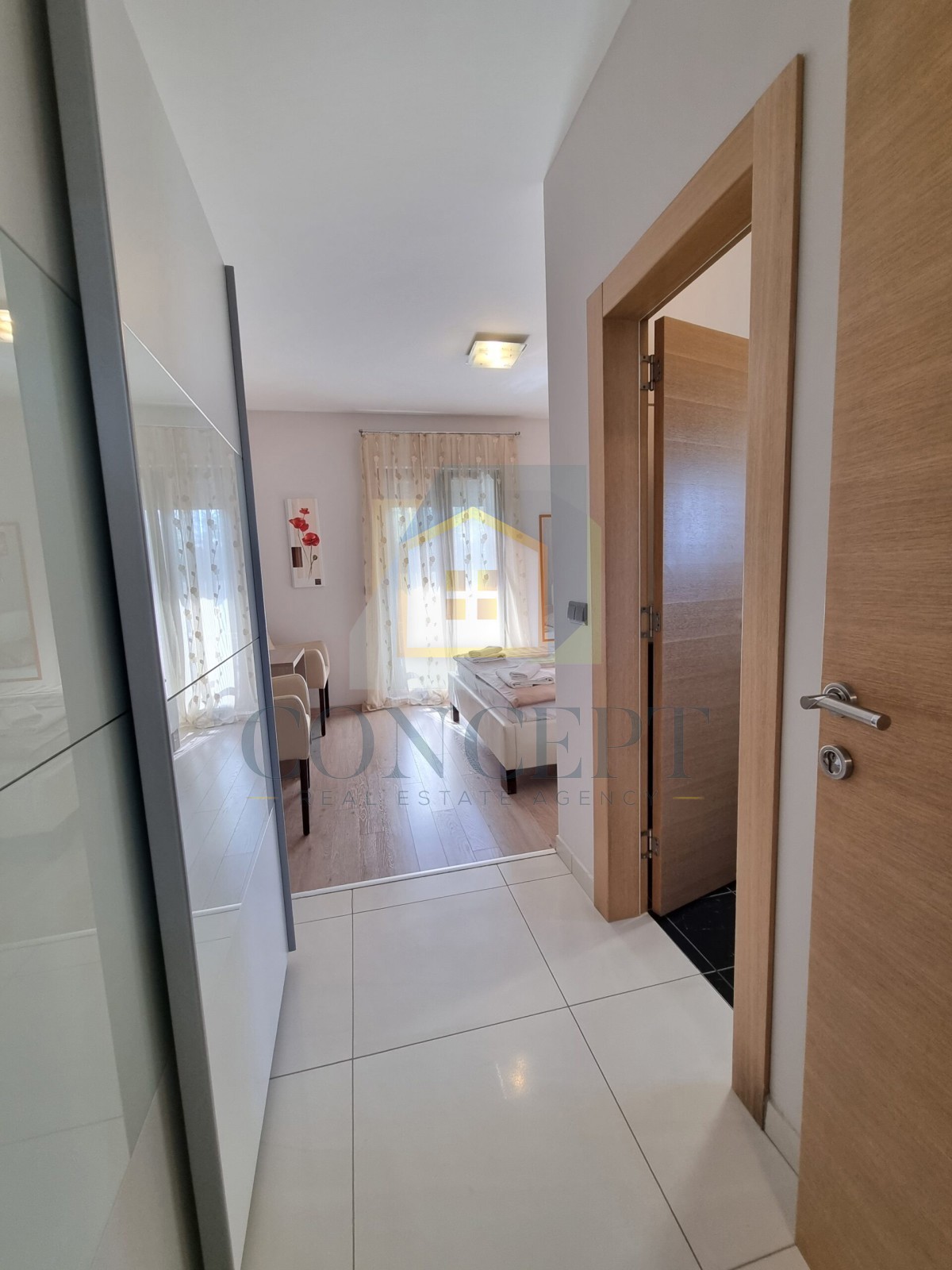 Poreč, centro espanso, Casa bifamiliare con due appartamenti e giardino, 1 km dal mare