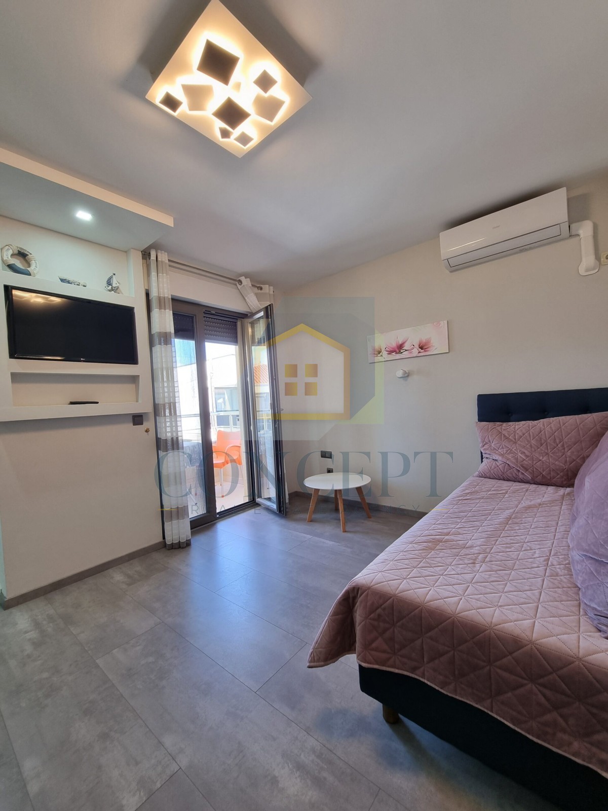 Poreč, centro espanso, Casa bifamiliare con due appartamenti e giardino, 1 km dal mare