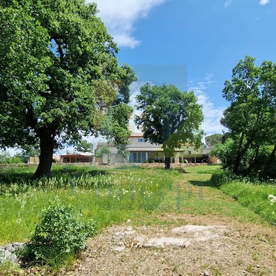Poreč, dintorni, Casa istriana autoctona ristrutturata con ampio giardino.