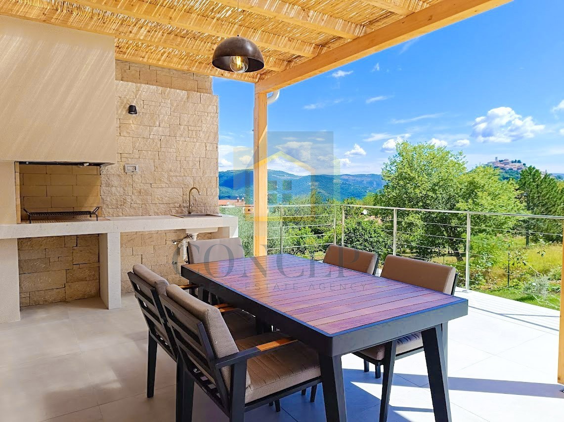 Motovun, dintorni, Splendida casa a piano terra con piscina e vista su Motovun