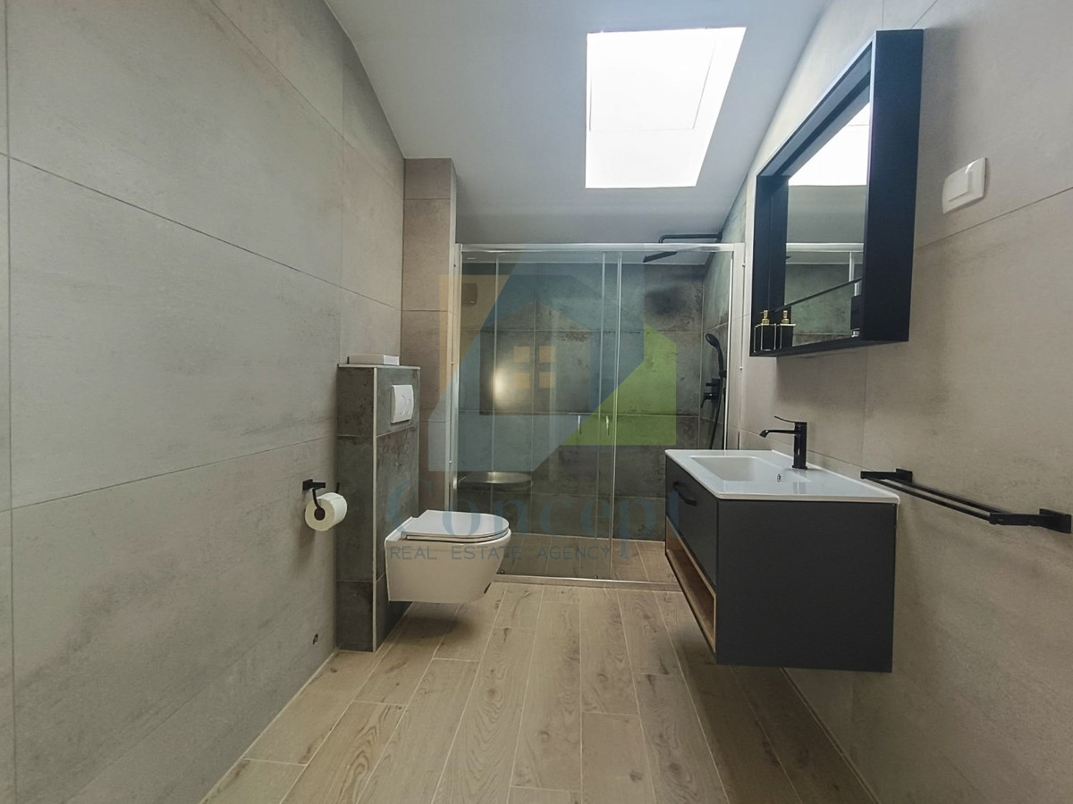 Poreč, dintorni, Doppia ristrutturata con tre camere da letto e vista mare