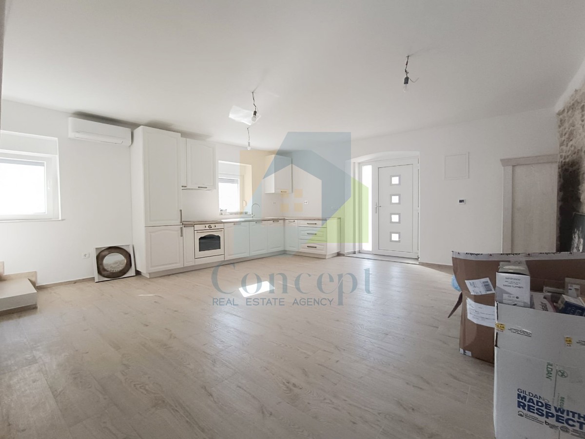 Poreč, dintorni, Doppia ristrutturata con tre camere da letto e vista mare