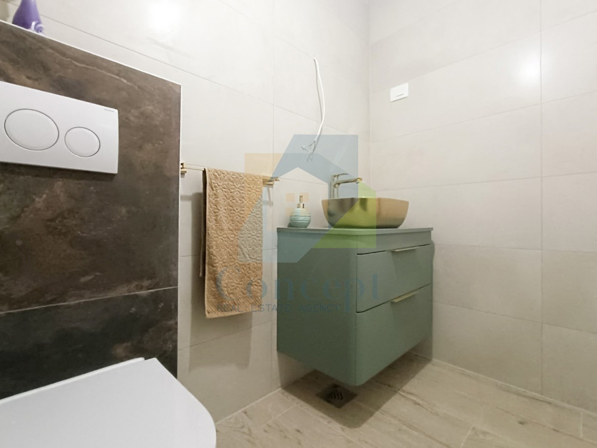 Poreč, dintorni, Doppia ristrutturata con tre camere da letto e vista mare