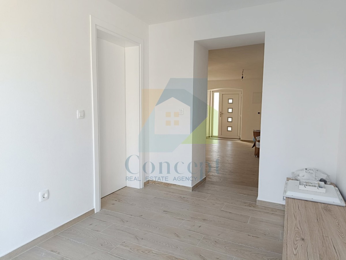 Poreč, dintorni, Doppia ristrutturata con tre camere da letto e vista mare