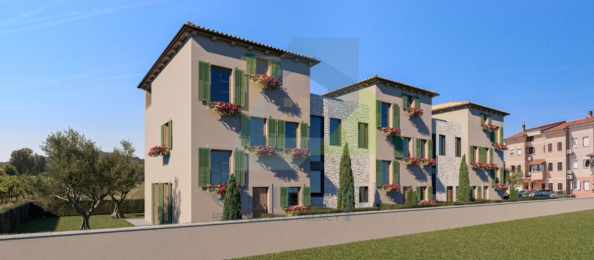 Poreč, dintorni, Casa finale in fila con giardino