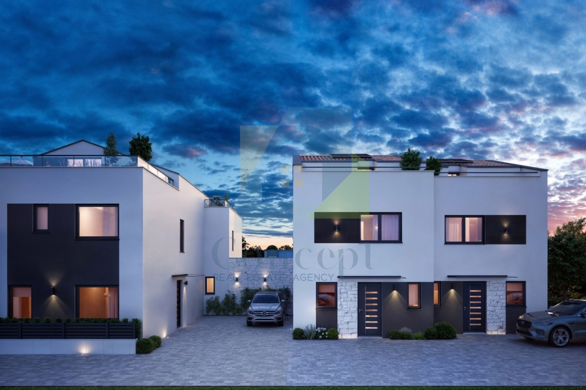 Poreč, Casa di lusso alla fine di una fila in una posizione ricercata a 2 km dal mare