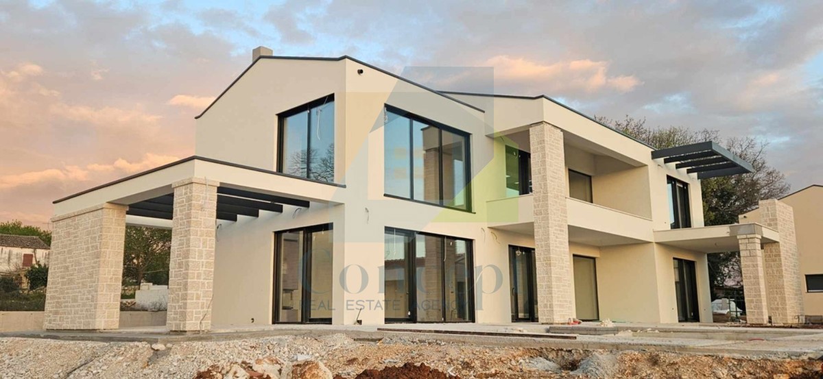 Poreč, dintorni, Splendida villa di lusso con piscina e vista mare